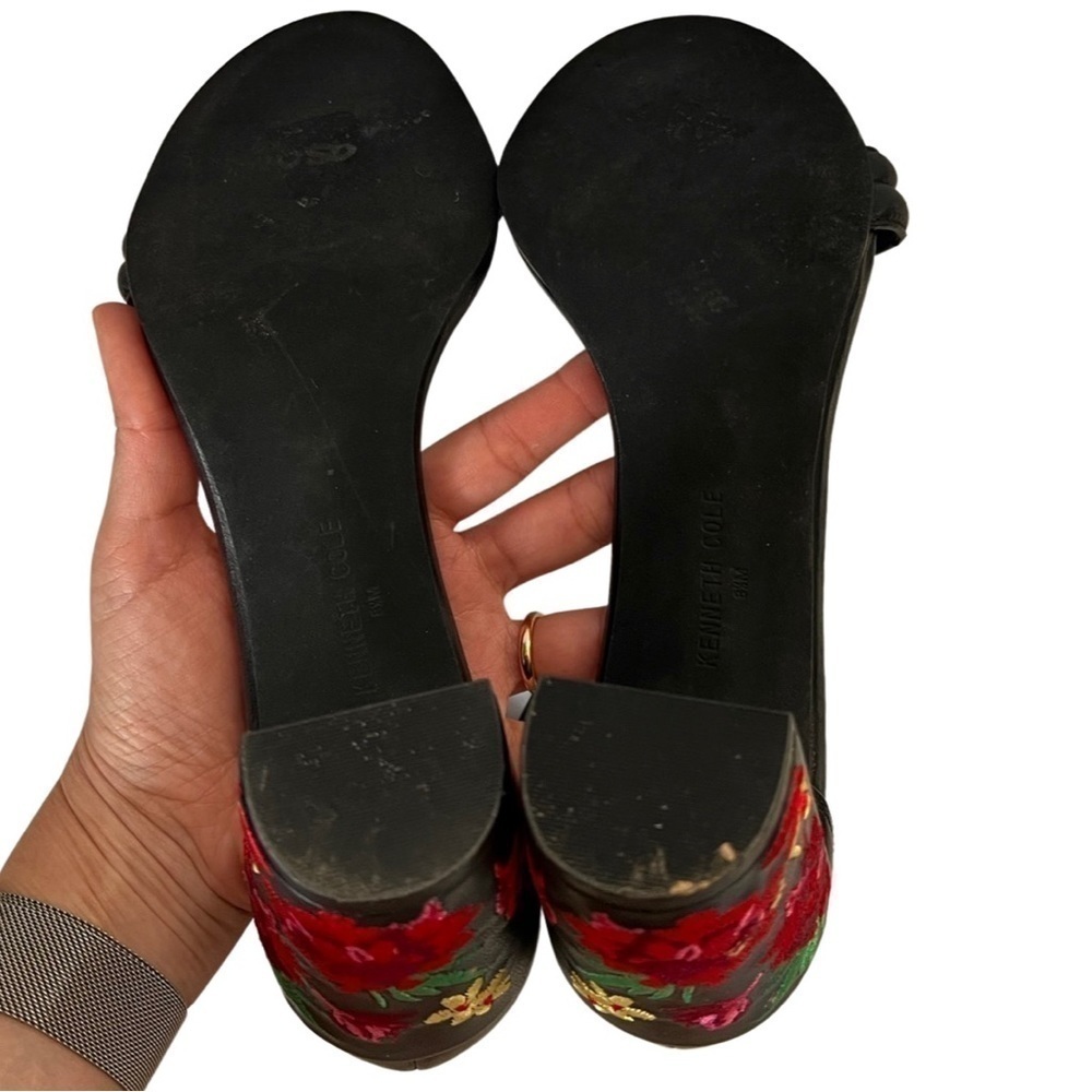 KENNETH COLE Reaction Lolita Embroidered Flower Heels Black Size 8.5 - Picture 5 of 7